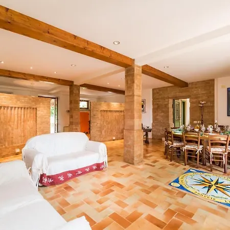 Villa Casal Baroni 10&2 *